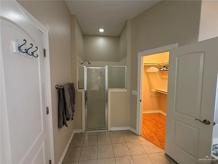 3401 Palace St — Photo 7