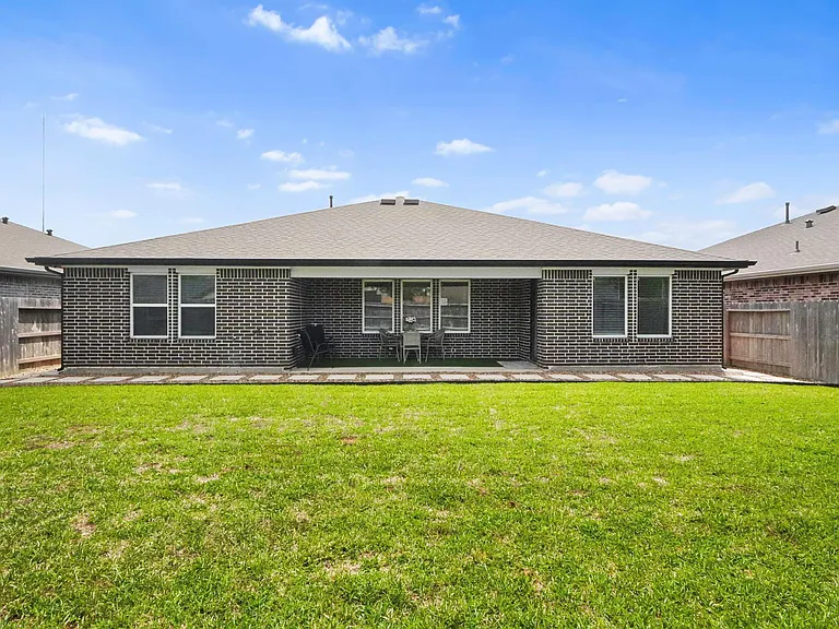 1126 Hyde Lake Ln — Photo 21