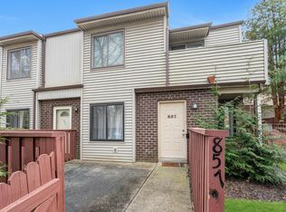 857 Skyline Dr, Coram, NY 11727