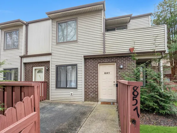 857 Skyline Drive, Coram, NY 11727