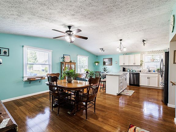 5th image of 52 Constance Way E