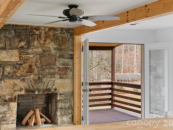 3rd image of 86 Chestnut Hill Rd