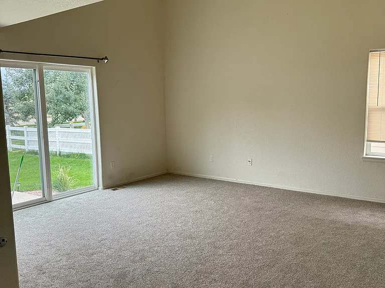 2315 Sunbury Ln — Photo 4