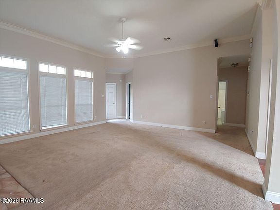 4th image of 408 E Martial Ave