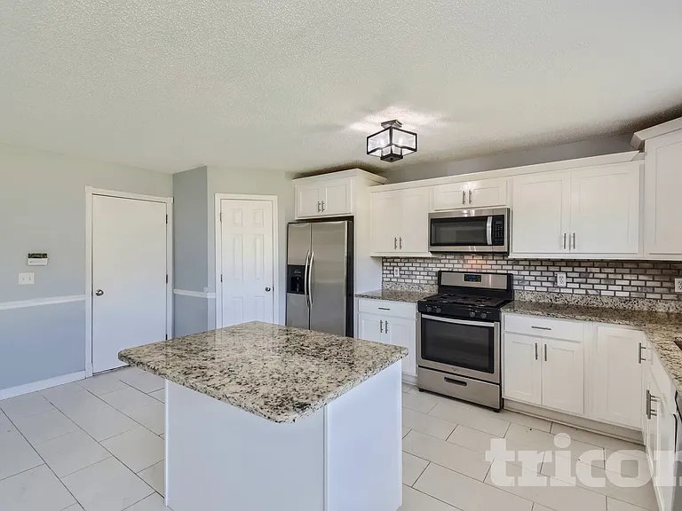 904 Ambeau Cir — Photo 15