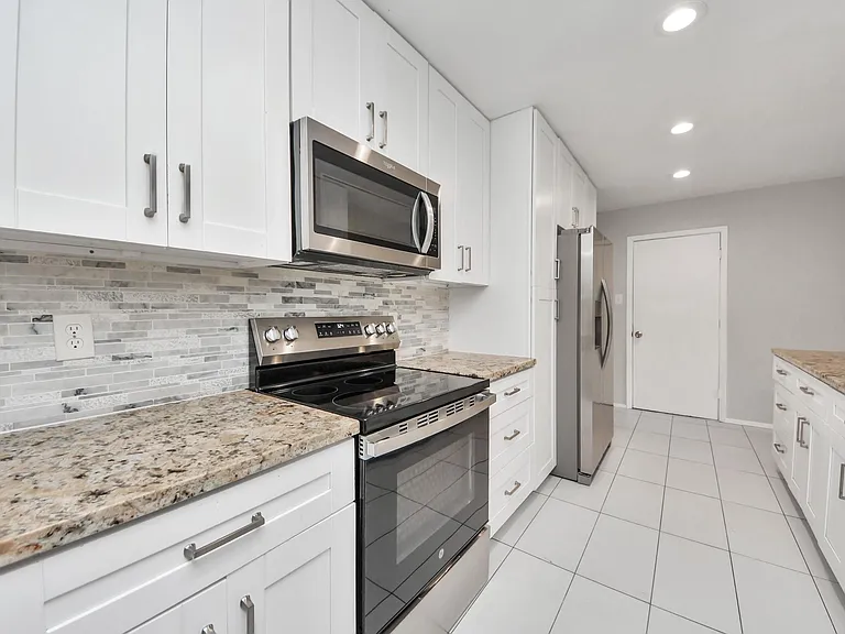 5602 Dryad Dr — Photo 8