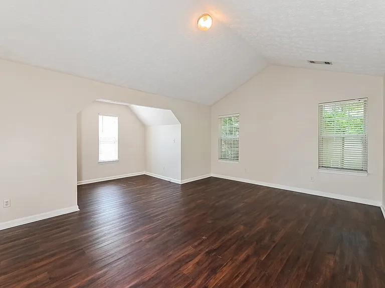 564 Kirtley Ct — Photo 11