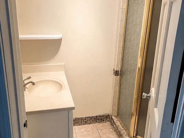 2103 Linden Ave #E — Photo 10