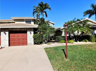 409 Lake Point Ln, Deerfield Beach, FL 33442