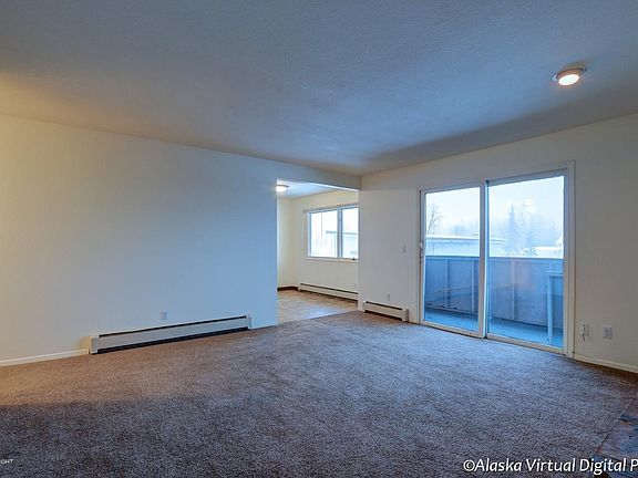 2nd image of 16411 Heritage Pl #6