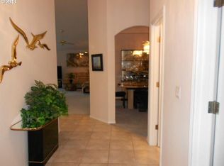 307 SW 37th Ter, Gresham, OR 97080