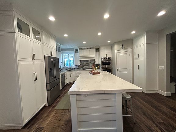 5th image of 695 W Oak Cir S #B16