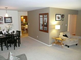 18700 San Fernando Dr, Brookfield, WI 53045