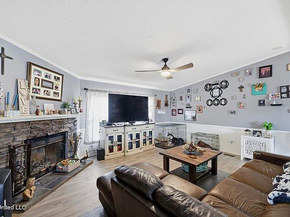 5th image of 138 Collier Ln