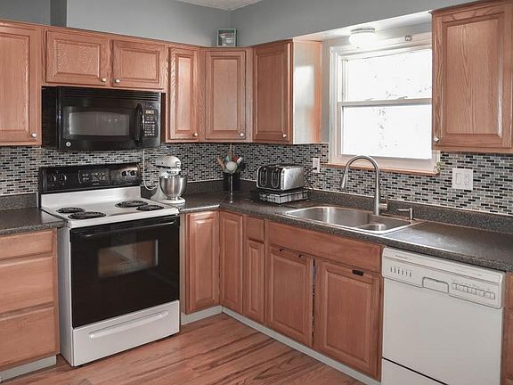 4th image of 1834 Bramblebush St NW