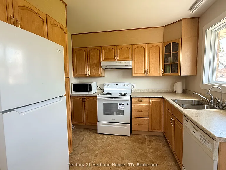 6780 Hagar Ave — Photo 6