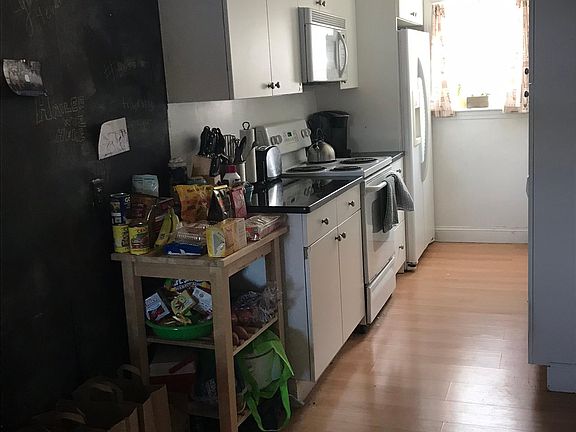 2nd image of 145 Newton St #4