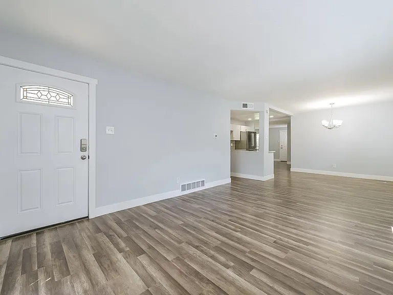 1280 Wheeling St — Photo 2