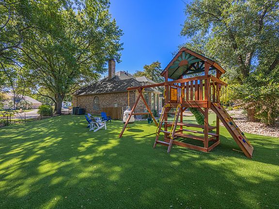 4th image of 2304 Fairway Cir