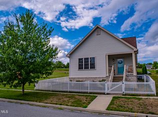 409 Holliday Hills Dr, Hollidaysburg, PA 16648