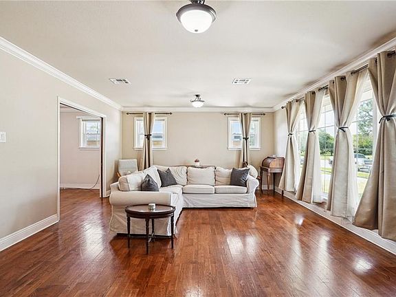 4th image of 6411 Saint Bernard Ave