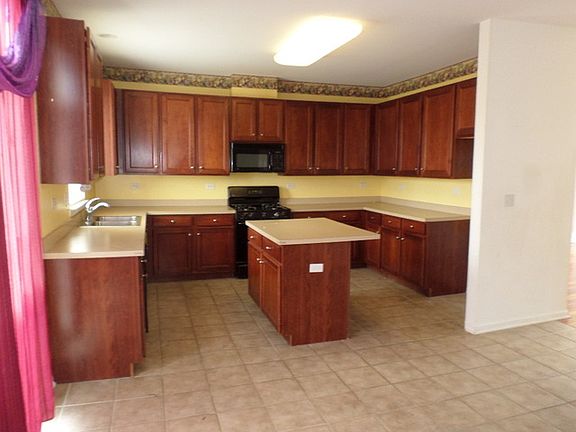 5th image of 260 W Savoy Dr
