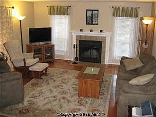 4th image of 4551 Interlachen Ct APT A