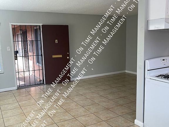 5th image of 840 Gardenia Ave #9