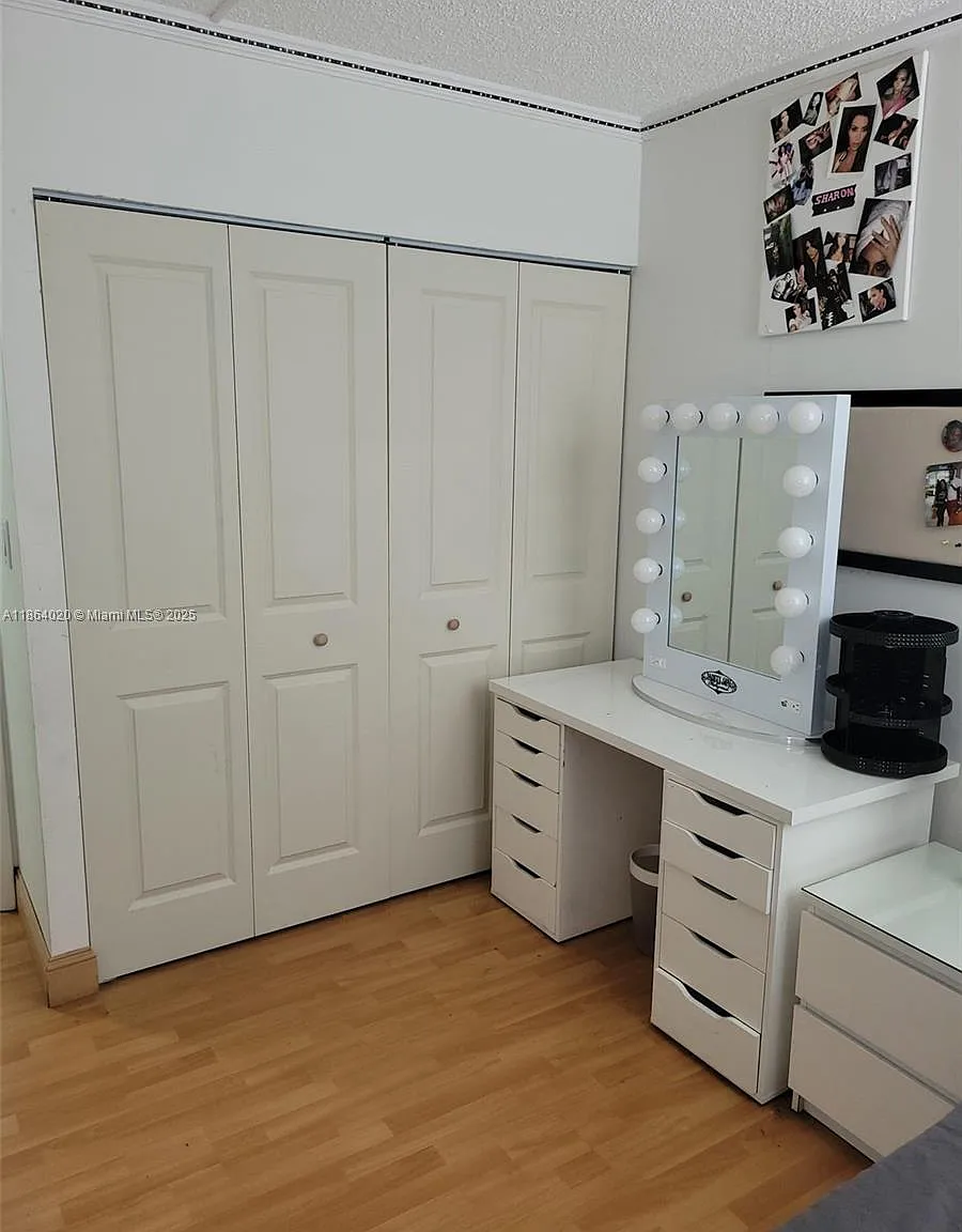 3 bed, 1380 sqft, $3,200 — Photo 2