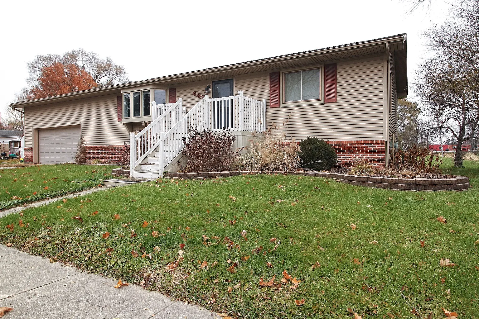 663 W Indiana Ave photo 1