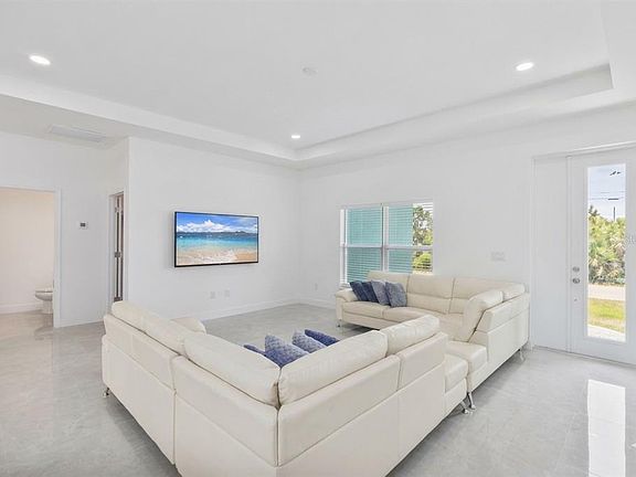 2nd image of 15473 LAKELAND CIRCLE