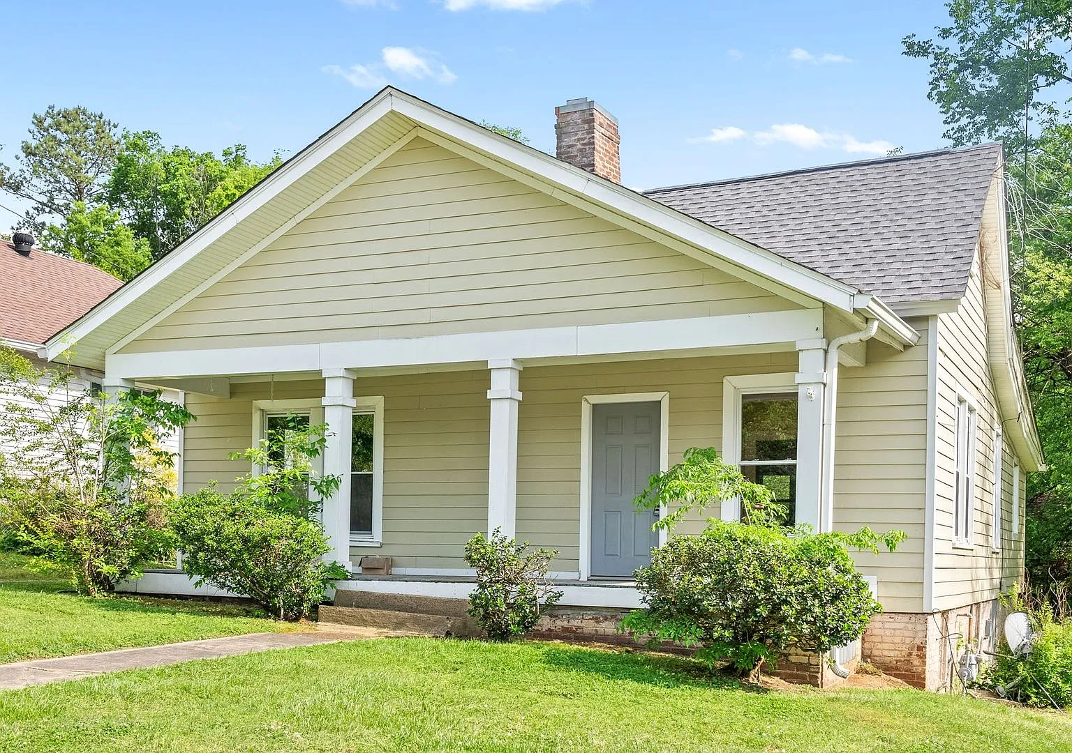 Home For Rent Near Historic Downtown Clarksville! — Photo 3