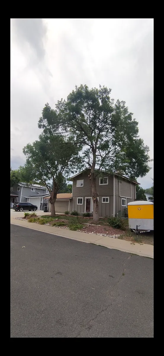 Building Photo - 1055 Modred St