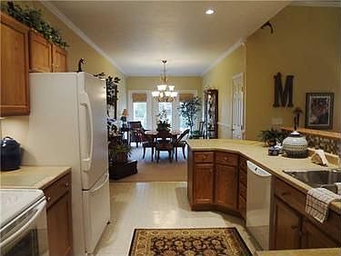 5th image of 124 Clearwater Dr
