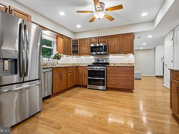 5th image of 16203 Dartmoor Dr
