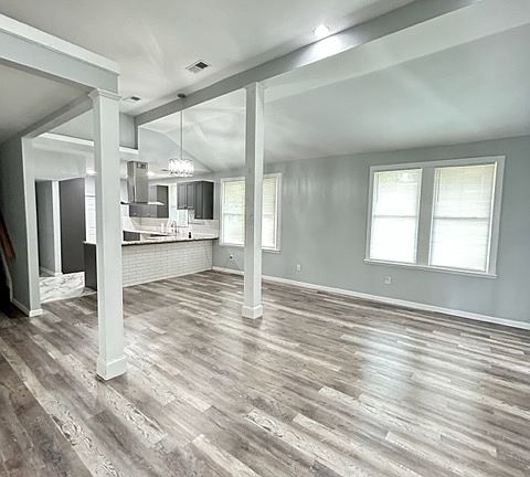 4th image of 946 Lee Ave