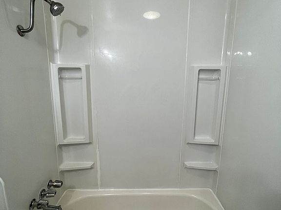 4th image of 11111-11151 SE Bush St #16