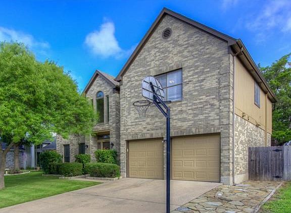 3rd image of 1004 Riverlawn Dr