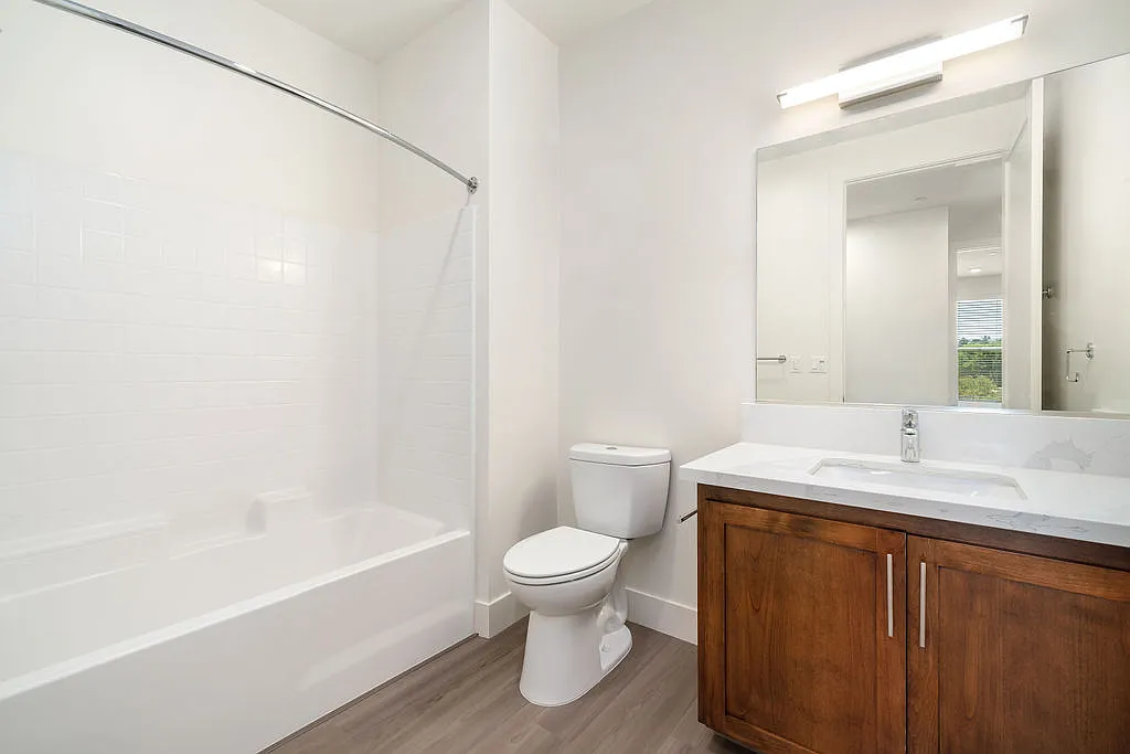 2 bed, 815 sqft, $2,600 — Photo 4