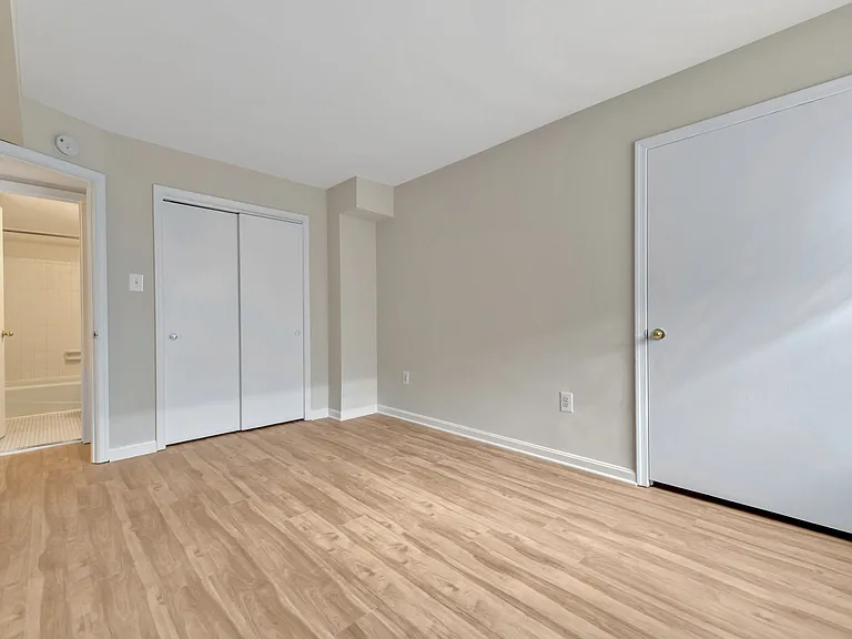730 7th St SE #13 — Photo 8