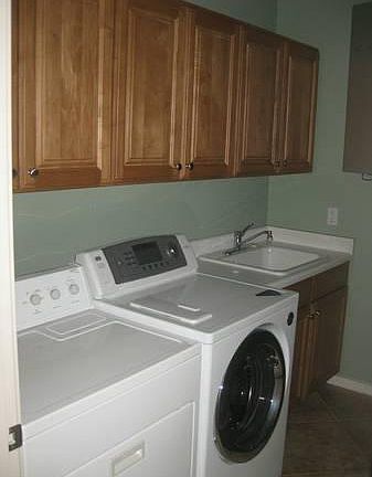3rd image of 1816 E Desert Ln