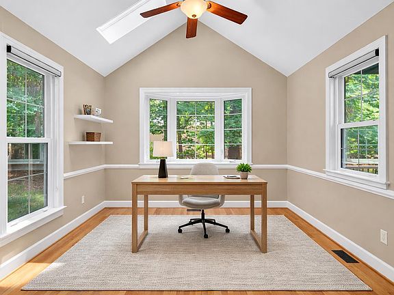4th image of 109 Fieldstone Ct