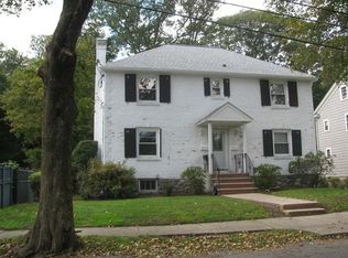 71 Cloverdale Rd #1, Newton, MA 02461