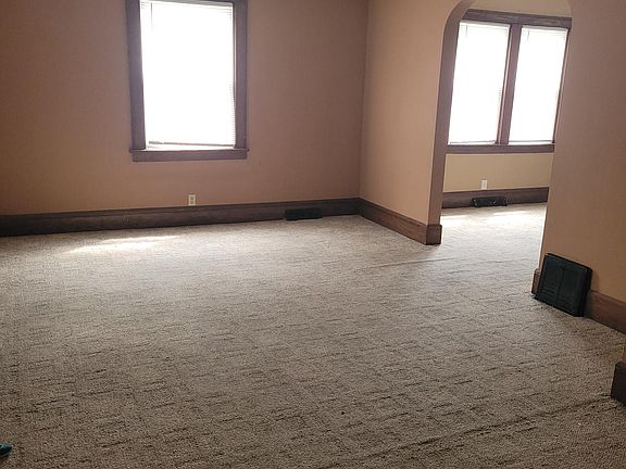 4th image of 210 N London Ave #1
