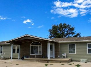 303 W 7th Rd, Doniphan, NE 68832