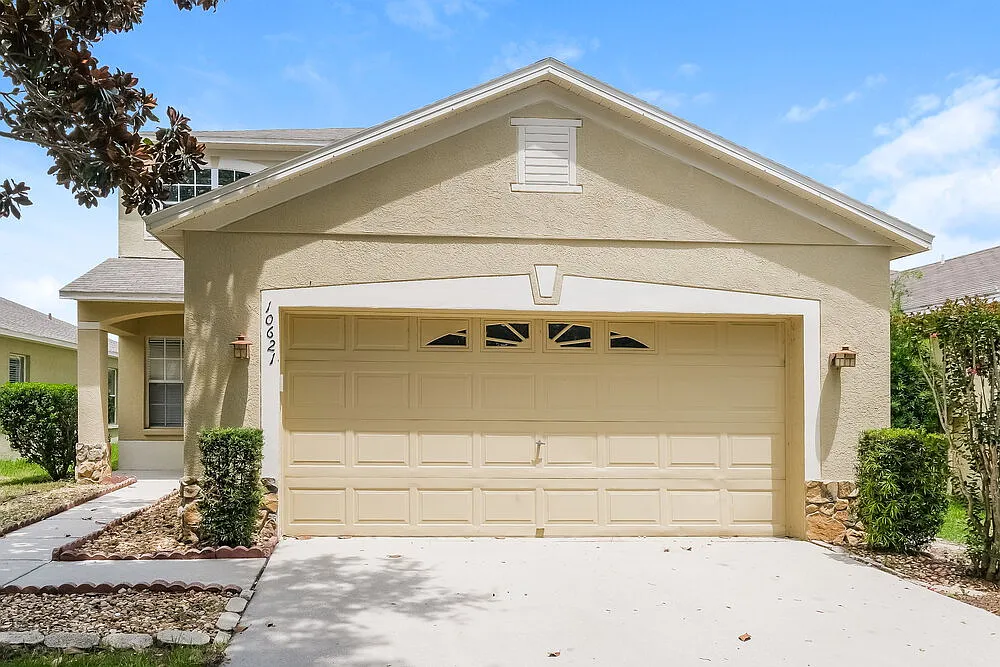 4 bed, 2.0 bath, 1754 sqft, $2,295 — Photo 1