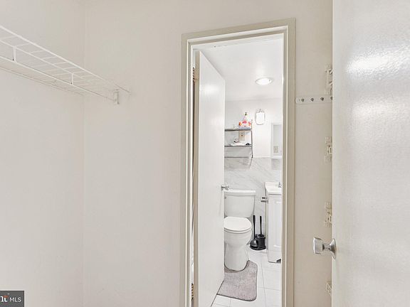 3rd image of 801 N Pitt St APT 505
