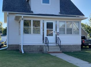 1028 Elm St, Grinnell, IA 50112