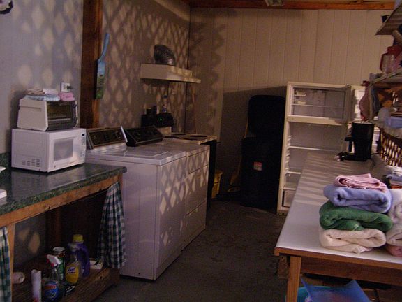 Cafe or rental kitchen