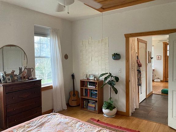 3rd image of 2361 Thrasher Ln